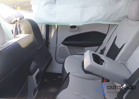 2019 Jeep Compass Limited 4X4 from USA, damaged, VIN 3C4NJDCB8KT674524